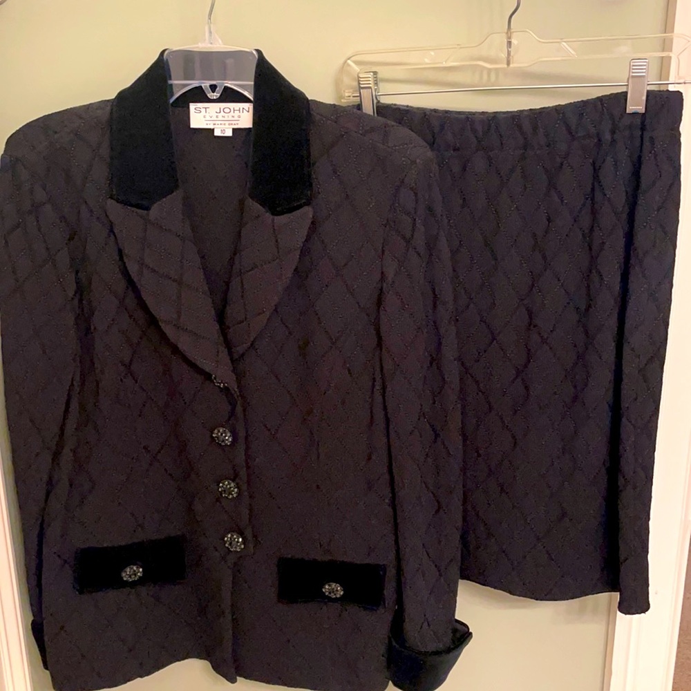 black ST.JOHN cocktail suit blazer/skirt.